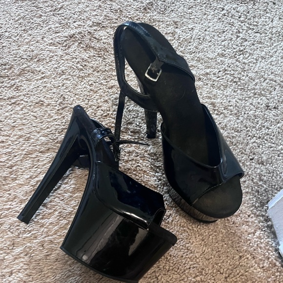 Pleaser 7’ Heels - Picture 2 of 3